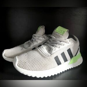 Adidas Ortholite toddler size 9.5K sneaker. White, black, green.